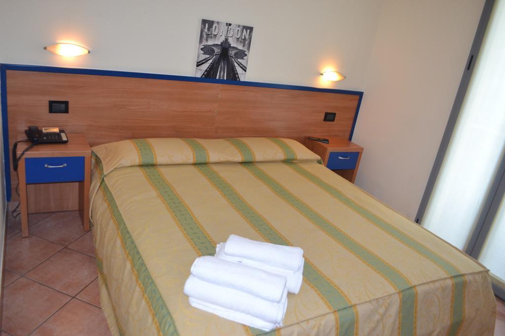 Hotel Iride Stazione Lambrate Citta Studi Милан Номер фото