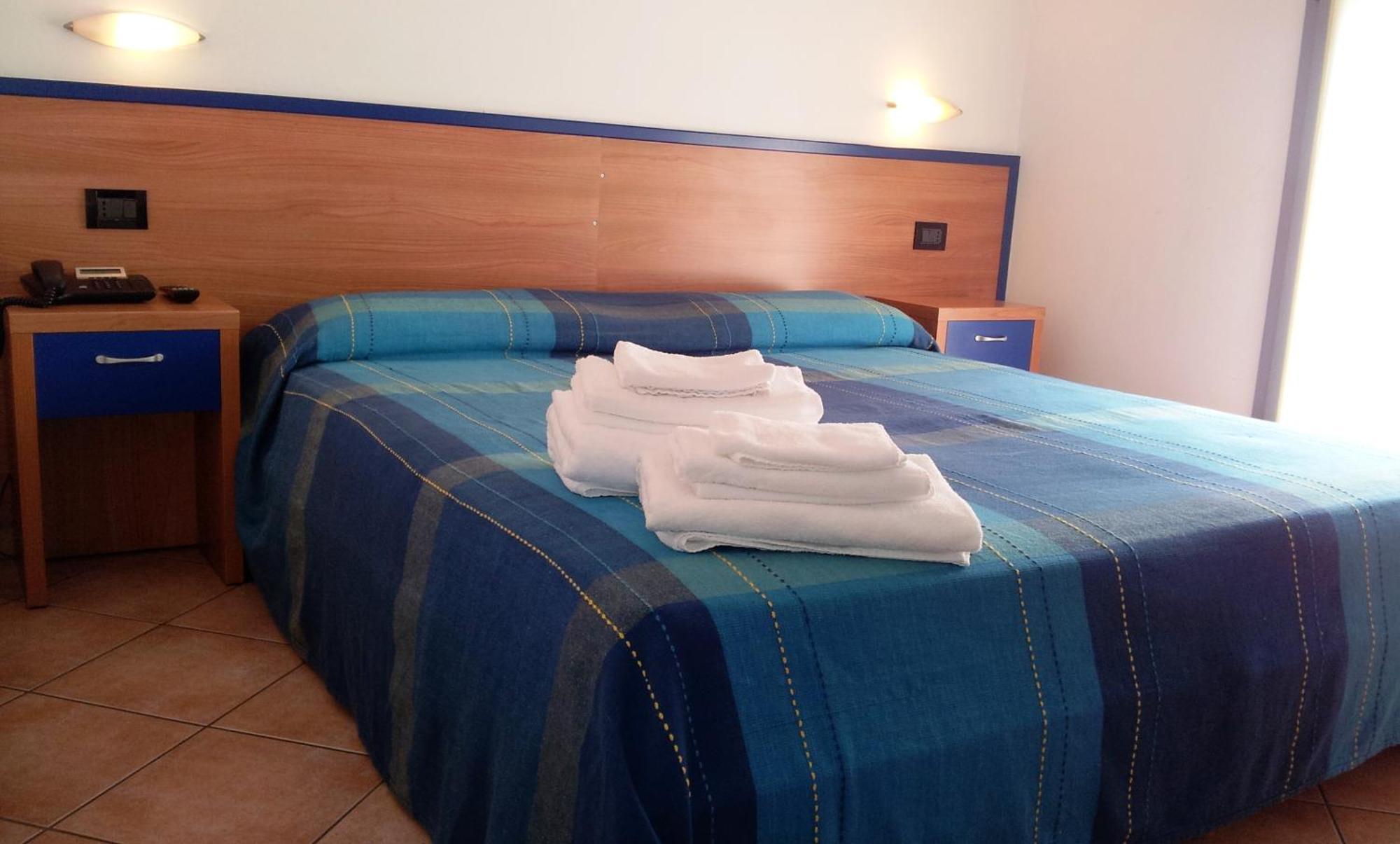 Hotel Iride Stazione Lambrate Citta Studi Милан Экстерьер фото